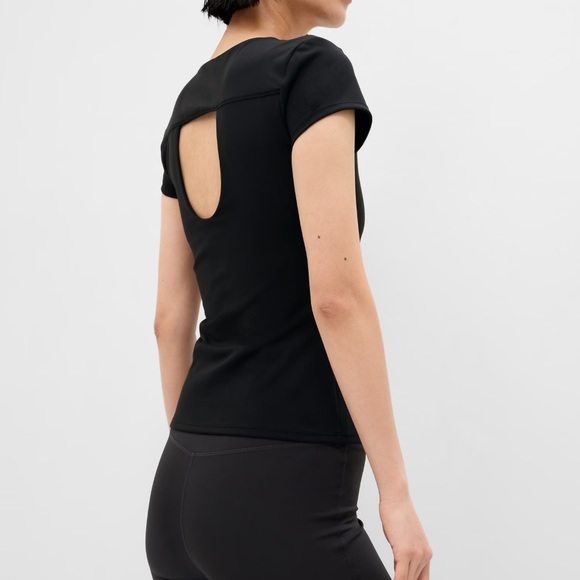 GapFit Studio Fitted Support T-Shirt - Picture 2 of 5